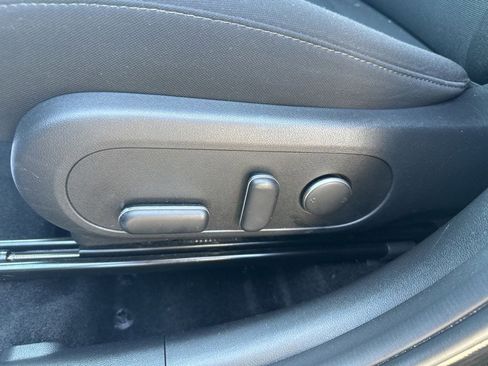 Used 2025 Hyundai Kona SEL FWD image 17