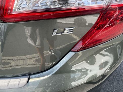 Used 2012 Toyota Camry LE image 25