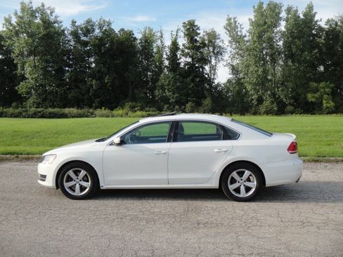 Used 2013 Volkswagen Passat 2.5 SE FWD image 9
