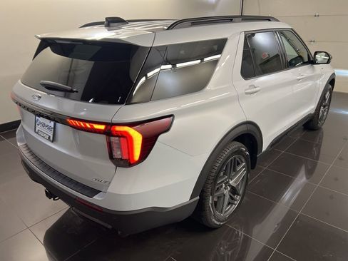 New 2026 Ford Explorer ST-Line w/ ST-Line Street Pack image 6