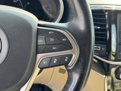 Used 2019 Jeep Grand Cherokee Limited w/ Luxury Group II AWD/4WD image 11
