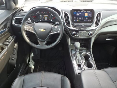 Used 2023 Chevrolet Equinox Premier image 9