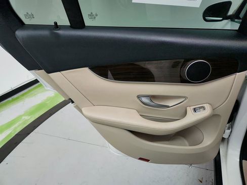 Used 2018 Mercedes-Benz GLC 300 GLC300 w/ Premium Package image 25