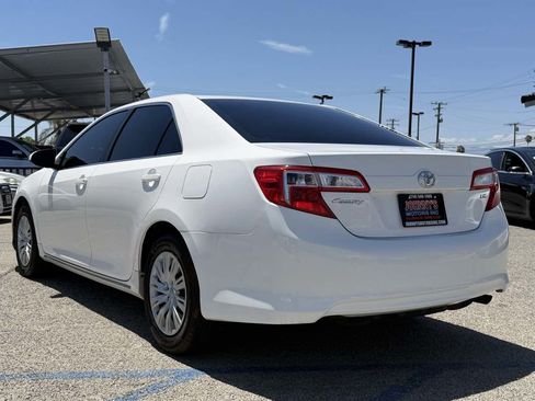 Used 2013 Toyota Camry LE FWD image 18