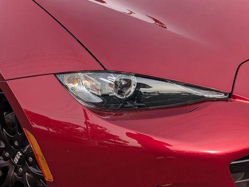 Used 2019 MAZDA MX-5 Miata Club image 6