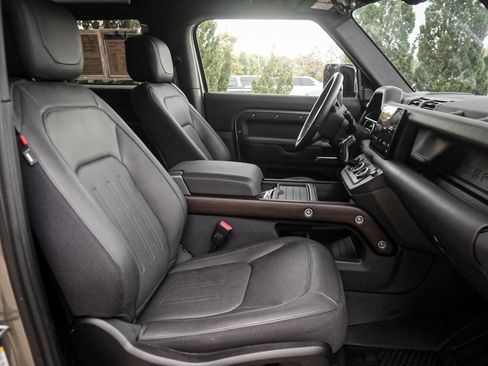 Used 2023 Land Rover Defender 90 X image 30