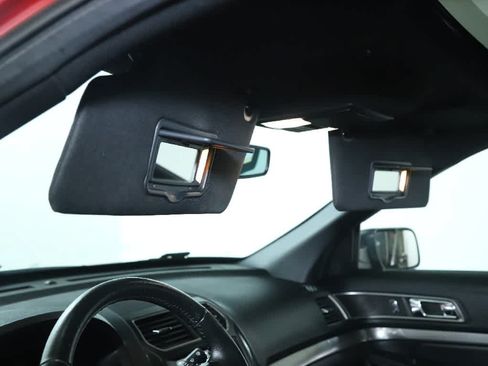 Used 2019 Ford Explorer XLT w/ Equipment Group 202A AWD/4WD image 21