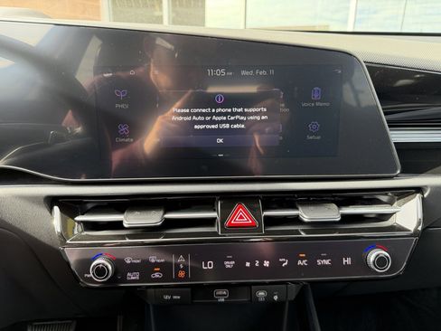 Used 2024 Kia Niro EX w/ EX Cold Weather Package image 21