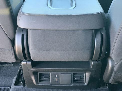 Used 2024 Chevrolet Silverado 1500 Custom Trail Boss w/ Dark Appearance Package image 19