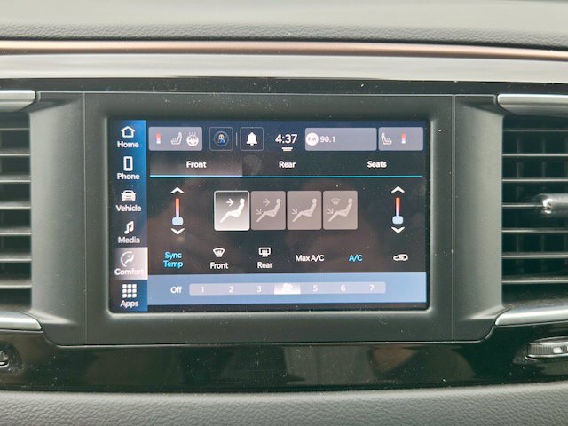 Used 2024 Chrysler Voyager LX FWD image 22