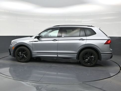 Used 2023 Volkswagen Tiguan SE R-Line FWD image 2