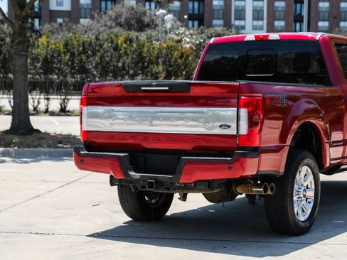 Used 2017 Ford F250 Platinum w/ FX4 Off-Road Package AWD/4WD image 25