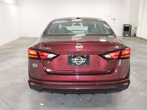 Used 2024 Nissan Altima 2.5 SV FWD image 8