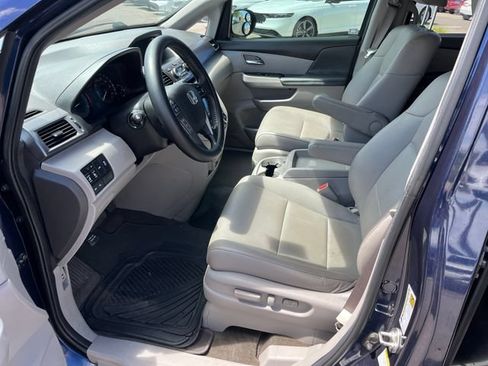Used 2014 Honda Odyssey Touring image 2