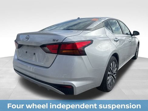 Used 2024 Nissan Altima 2.5 SV image 8