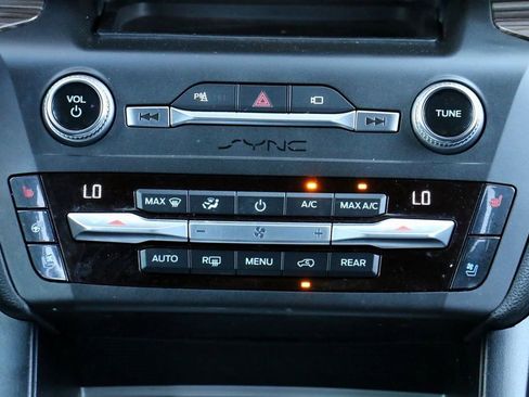 Used 2020 Ford Explorer Limited w/ Class III Trailer Tow Package image 30