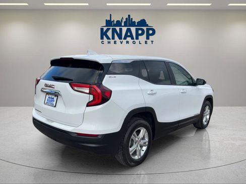 Used 2024 GMC Terrain SLE image 5