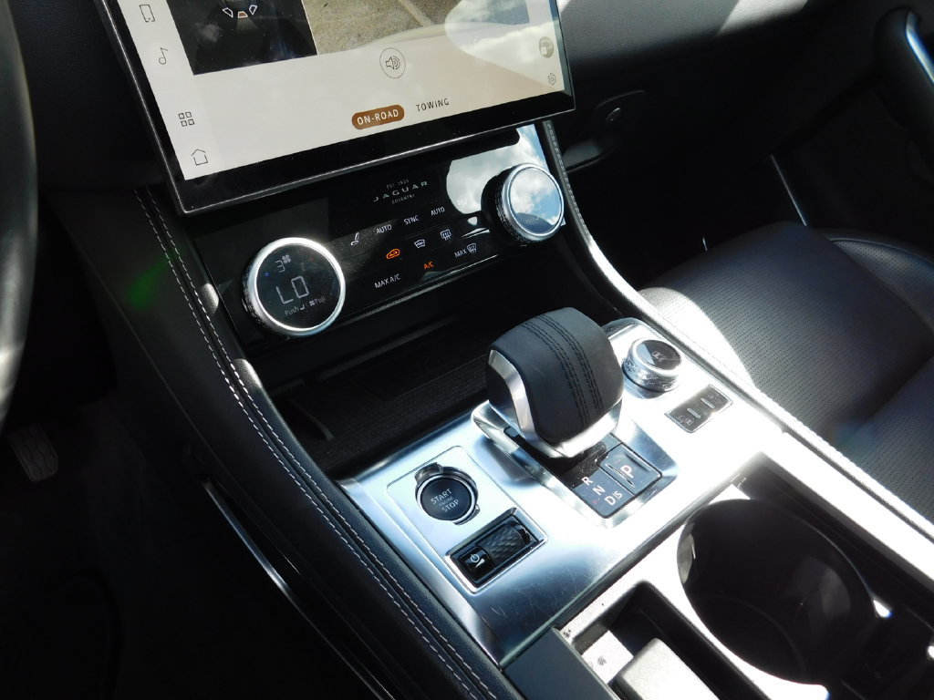 Used 2025 Jaguar F-PACE R-Dynamic S AWD/4WD image 20