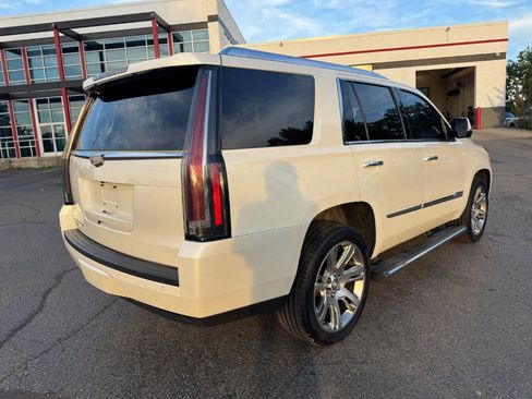Used 2015 Cadillac Escalade Premium AWD/4WD image 5