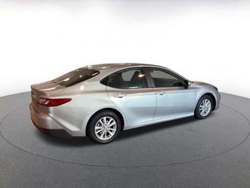 Used 2025 Toyota Camry LE image 15