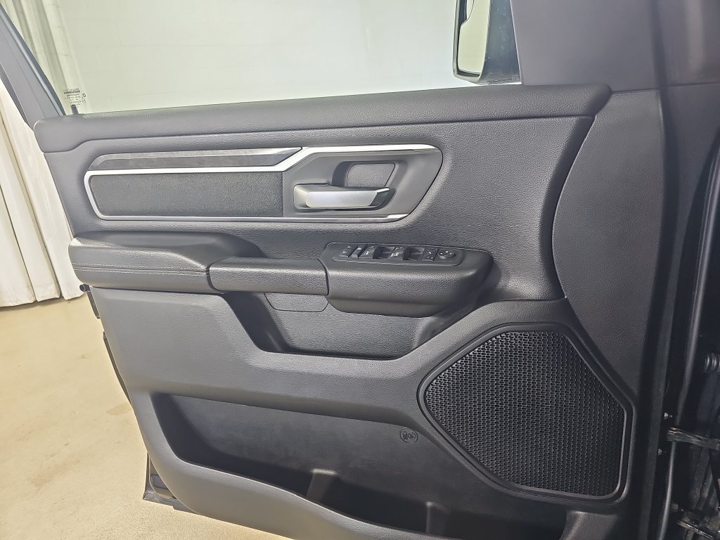 Used 2019 RAM 1500 Big Horn AWD/4WD image 32