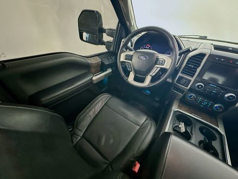 Used 2019 Ford F350 Lariat w/ Lariat Ultimate Package AWD/4WD image 9