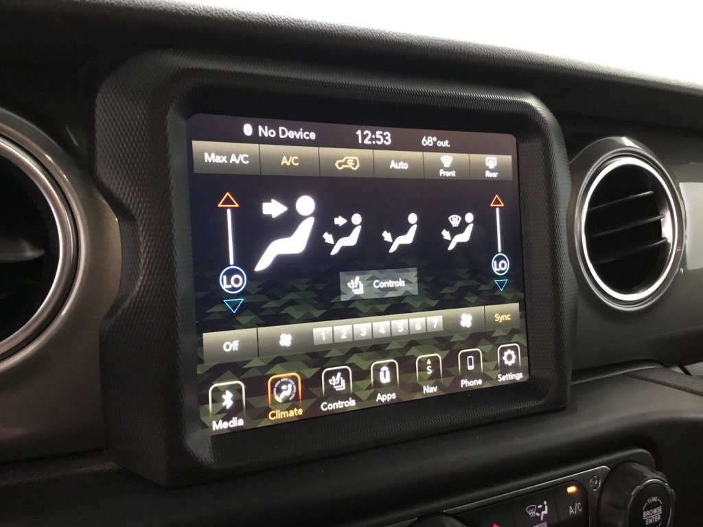 Used 2022 Jeep Wrangler Unlimited Sahara w/ Cold Weather Group AWD/4WD image 24
