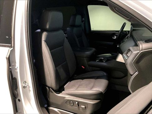 Used 2024 Chevrolet Suburban Z71 image 22