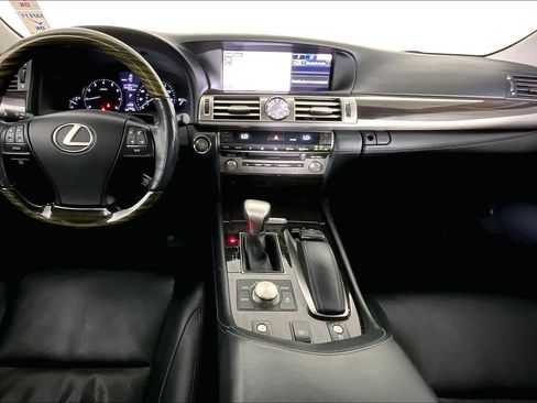 Used 2015 Lexus LS 460 w/ Comfort Package image 14