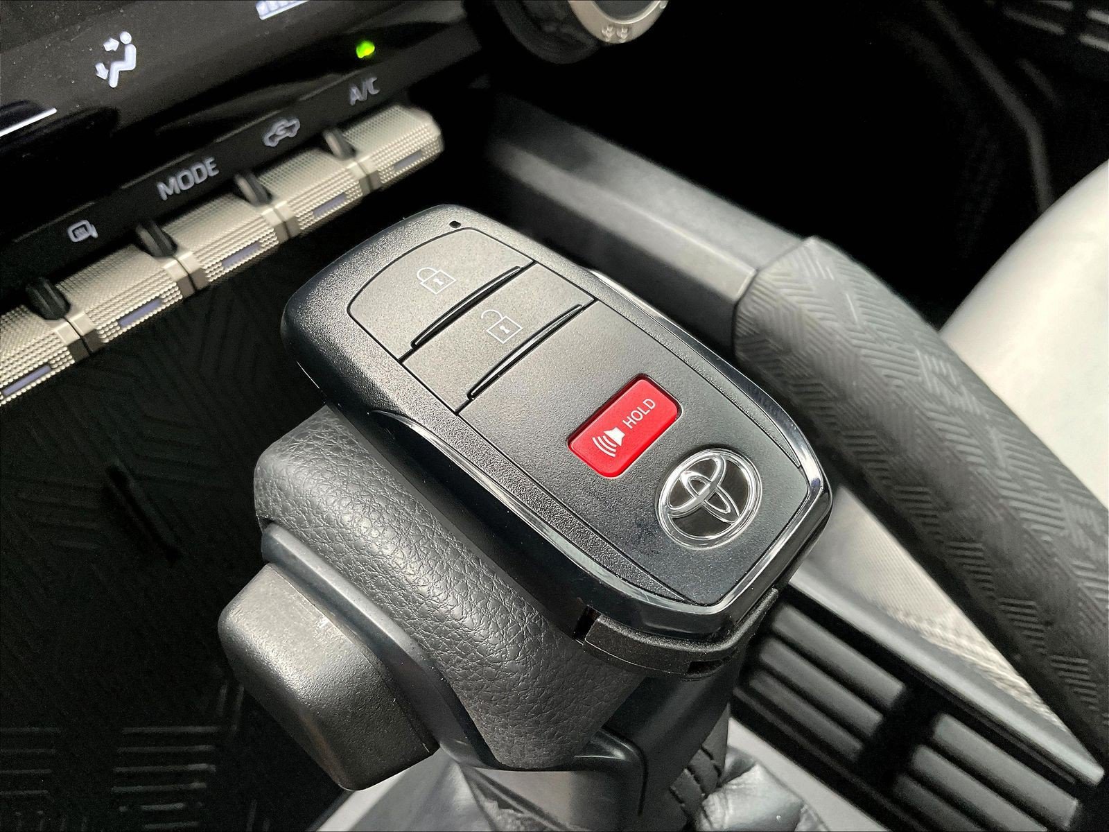 Used 2025 Toyota Tacoma SR5 AWD/4WD image 37