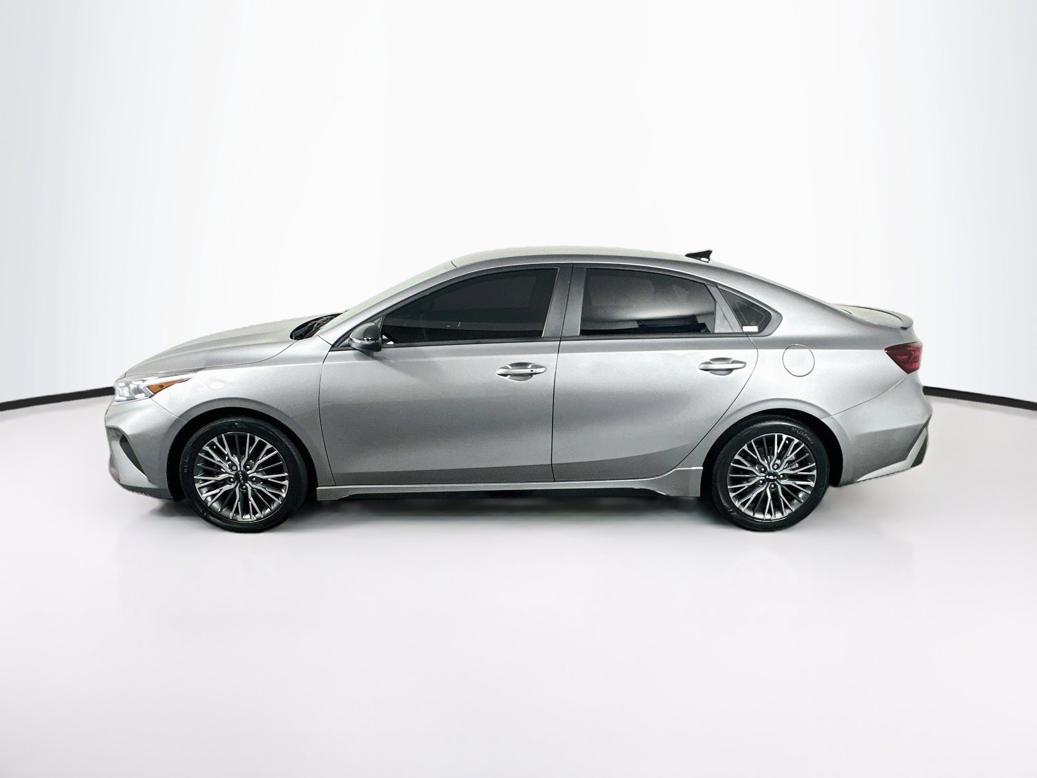Used 2024 Kia Forte GT-Line FWD image 4