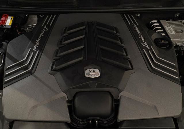 Used 2020 Lamborghini Urus AWD/4WD image 26