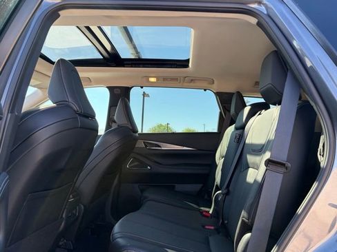 Used 2023 INFINITI QX60 Luxe w/ Performance Audio Package image 14