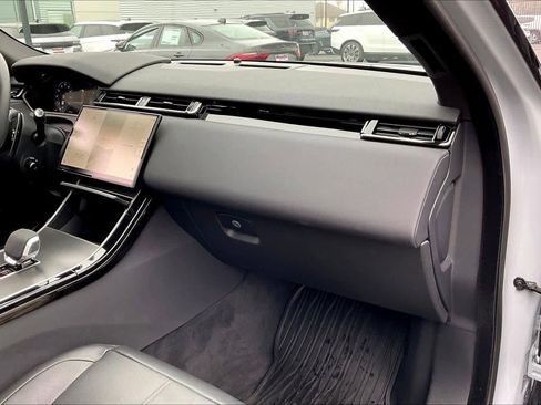 Used 2025 Land Rover Range Rover Velar Dynamic SE image 16