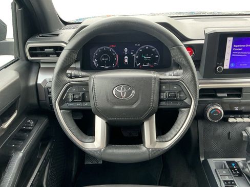 Used 2025 Toyota Tacoma TRD Off-Road image 18