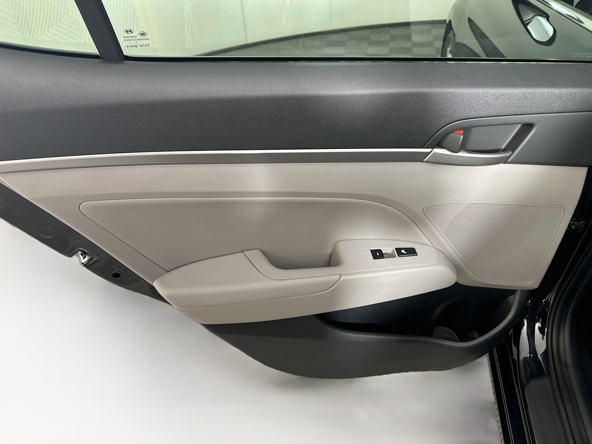 Used 2018 Hyundai Elantra Limited w/ Limited Ultimate Package 02 FWD image 27