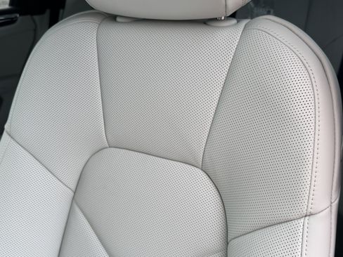 New 2026 Porsche Macan image 5