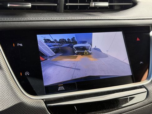 Used 2023 Cadillac XT6 Luxury image 25