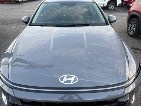 Used 2025 Hyundai Sonata SEL FWD image 10