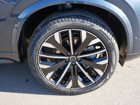 New 2026 Volvo XC90 B6 Ultra w/ Protection Package image 4
