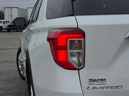 Used 2024 Ford Explorer Limited w/ Limited Technology Package AWD/4WD image 11