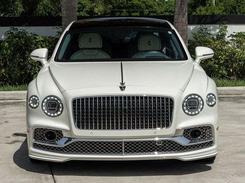 Used 2023 Bentley Flying Spur V8 AWD/4WD image 12