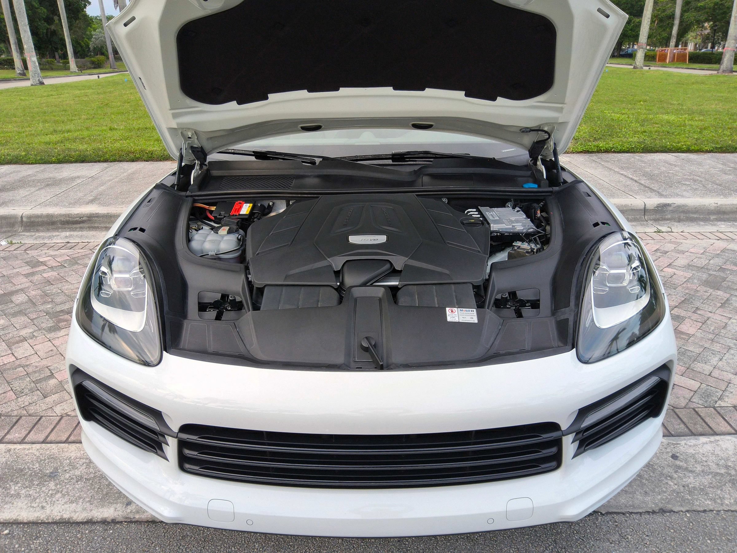 Used 2021 Porsche Cayenne Coupe AWD/4WD image 46