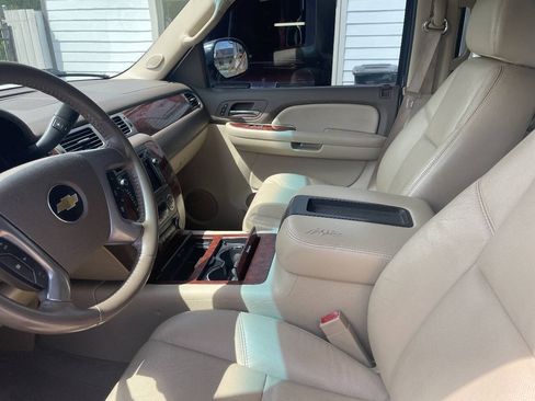 Used 2009 Chevrolet Tahoe LTZ AWD/4WD image 5