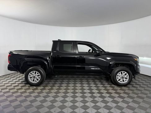 Used 2026 Toyota Tacoma SR5 AWD/4WD image 5