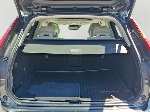 Used 2019 Volvo XC60 T5 Momentum w/ Multimedia Package AWD/4WD image 28