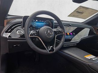 New 2026 Mercedes-Benz E 450 4MATIC Sedan video 3