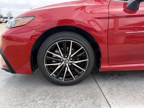 Used 2021 Toyota Camry SE w/ Carpet Mat Package (TMS) image 4