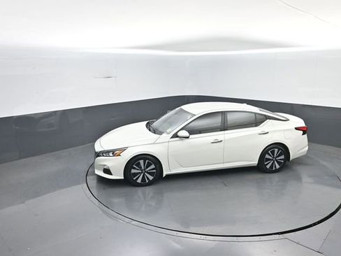 Used 2022 Nissan Altima 2.5 SV FWD image 17