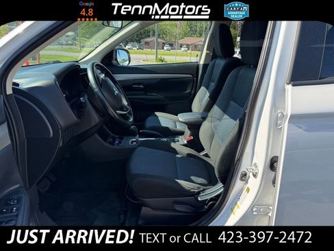 Used 2014 Mitsubishi Outlander SE AWD/4WD image 11